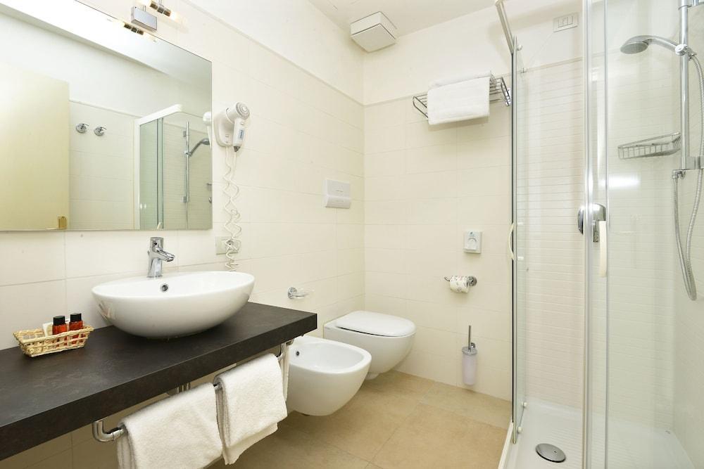 Hotel Monte Baldo E Villa Acquarone 加尔多内-里维耶拉 外观 照片