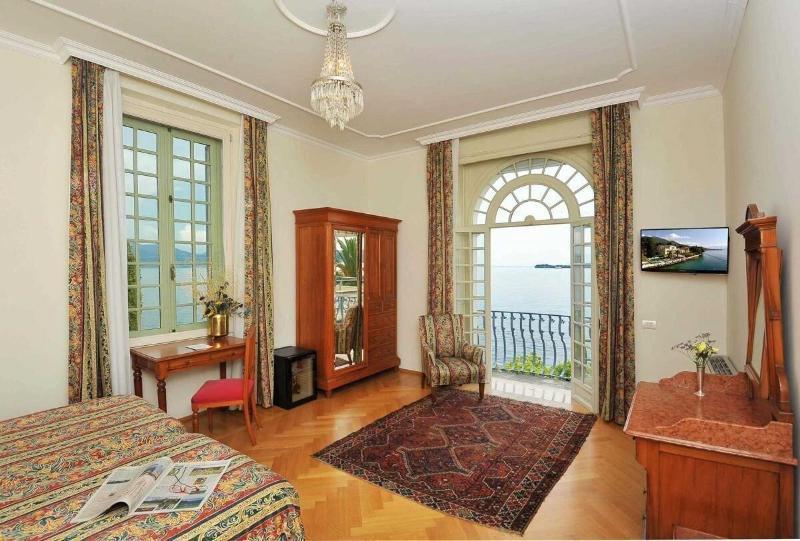 Hotel Monte Baldo E Villa Acquarone 加尔多内-里维耶拉 外观 照片