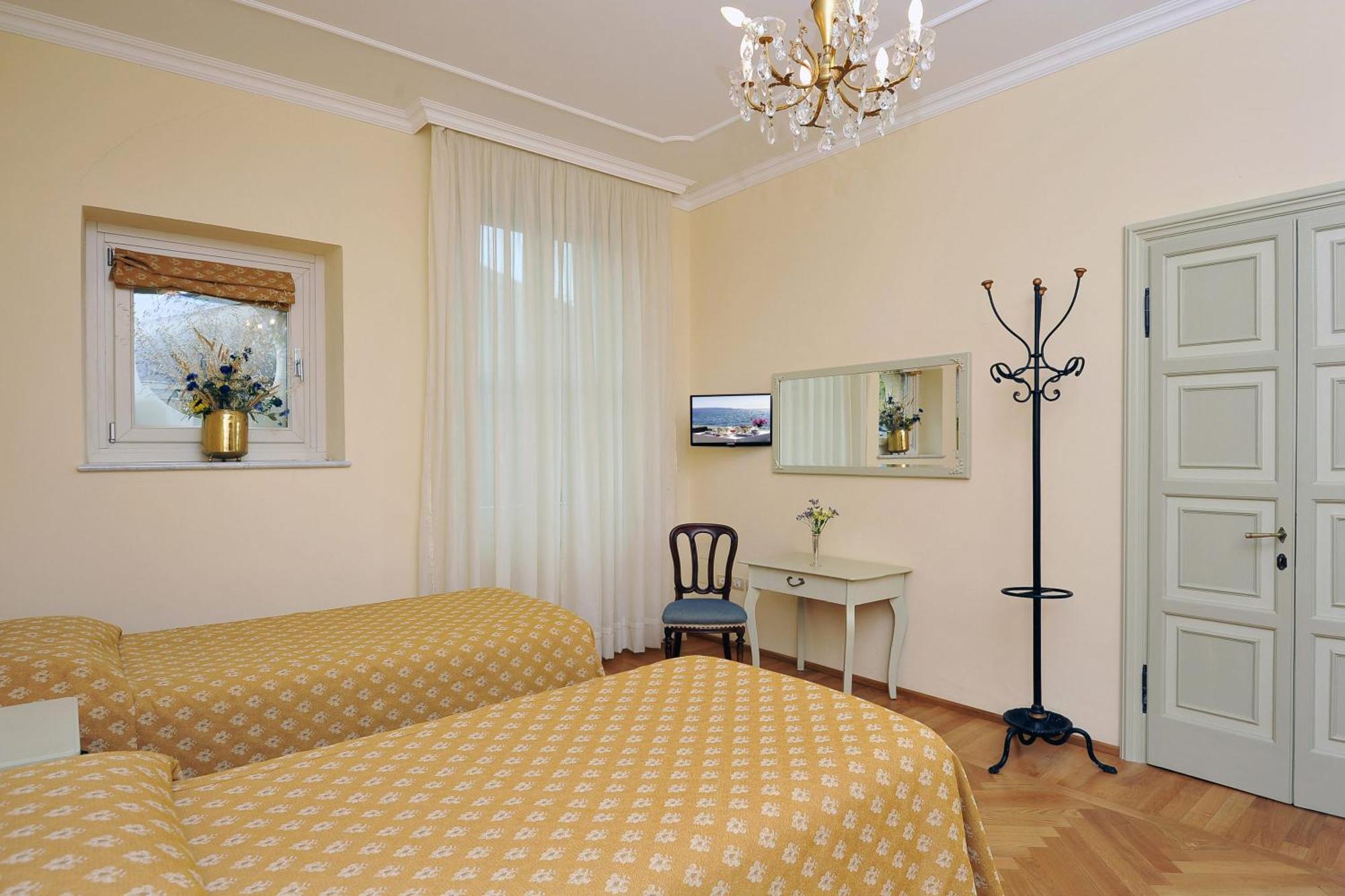 Hotel Monte Baldo E Villa Acquarone 加尔多内-里维耶拉 客房 照片