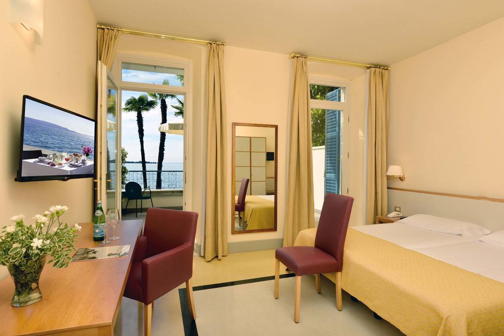 Hotel Monte Baldo E Villa Acquarone 加尔多内-里维耶拉 外观 照片